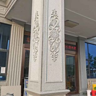 襄阳芝麻白别墅雕刻柱子  黄金麻