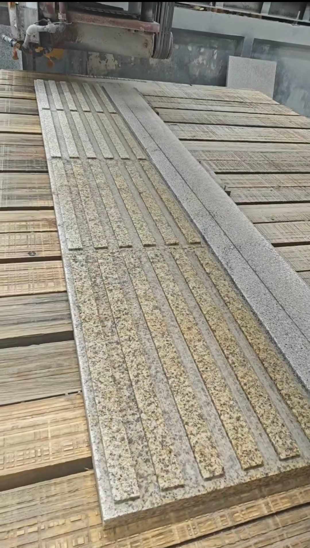 襄阳黄金麻盲道石 盲条