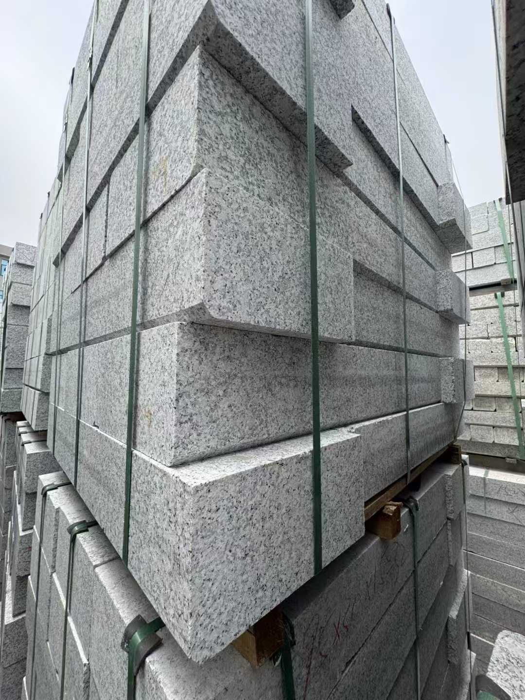 襄阳芝麻白路牙石 马路牙子