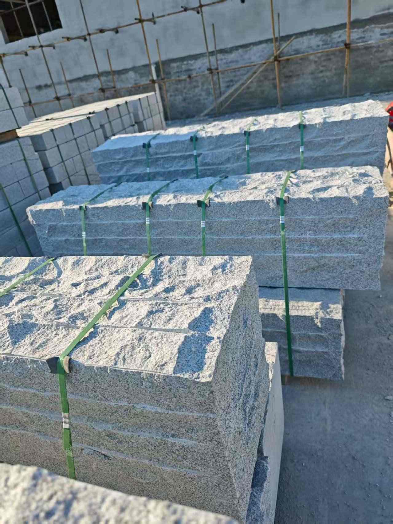 襄阳芝麻白自然面整石 坐凳